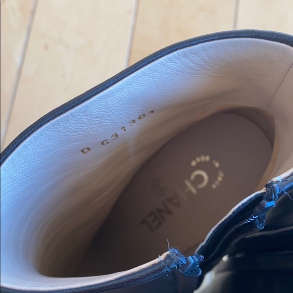 Chanel heeled booties. Size 39 - Picture 2 of 10